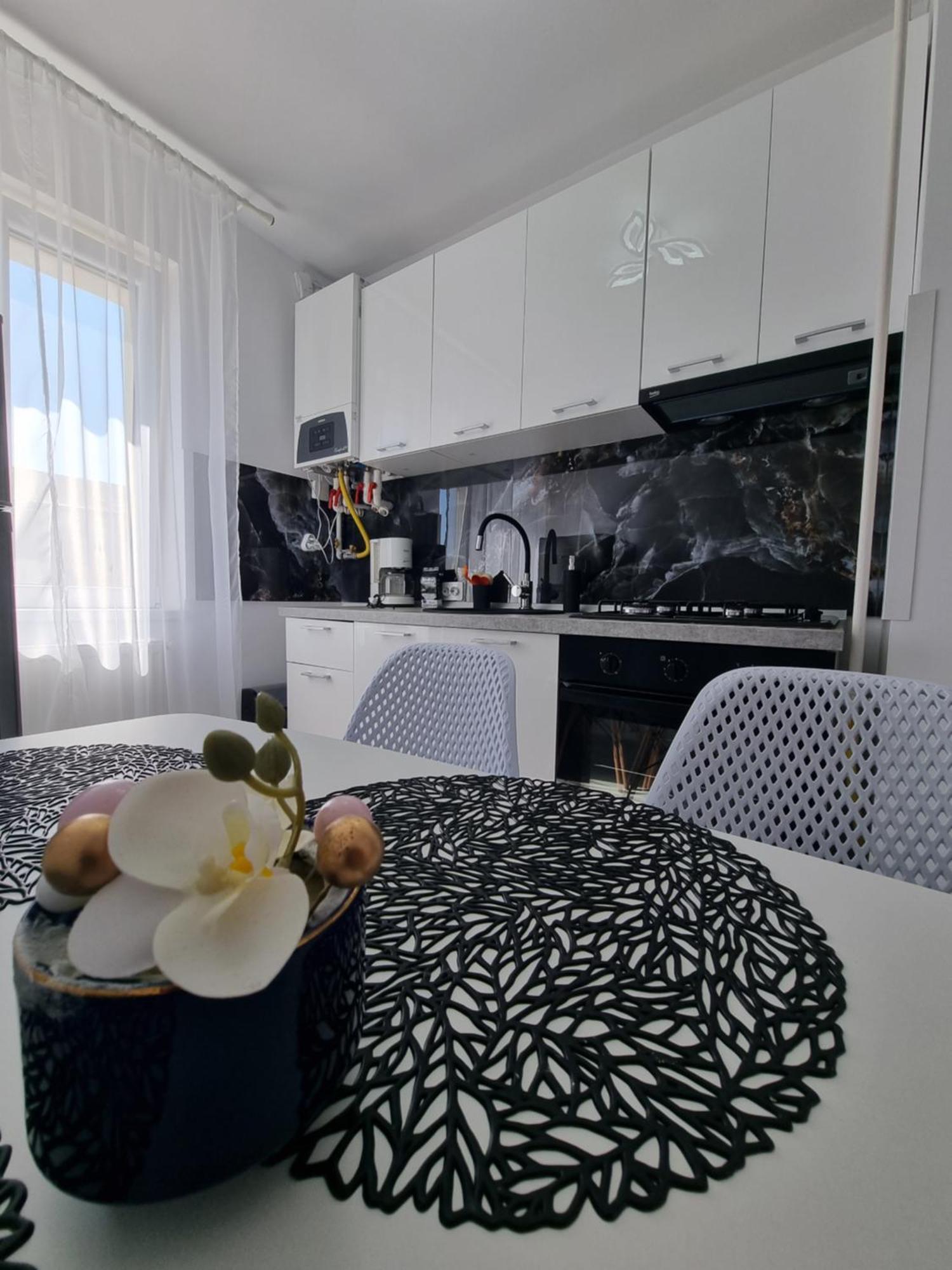 Apartament Central Pe Pietonala Nr2 Хунедоара Екстериор снимка
