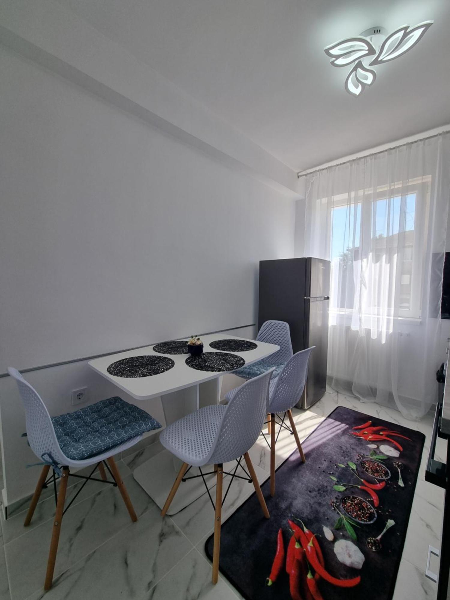 Apartament Central Pe Pietonala Nr2 Хунедоара Екстериор снимка
